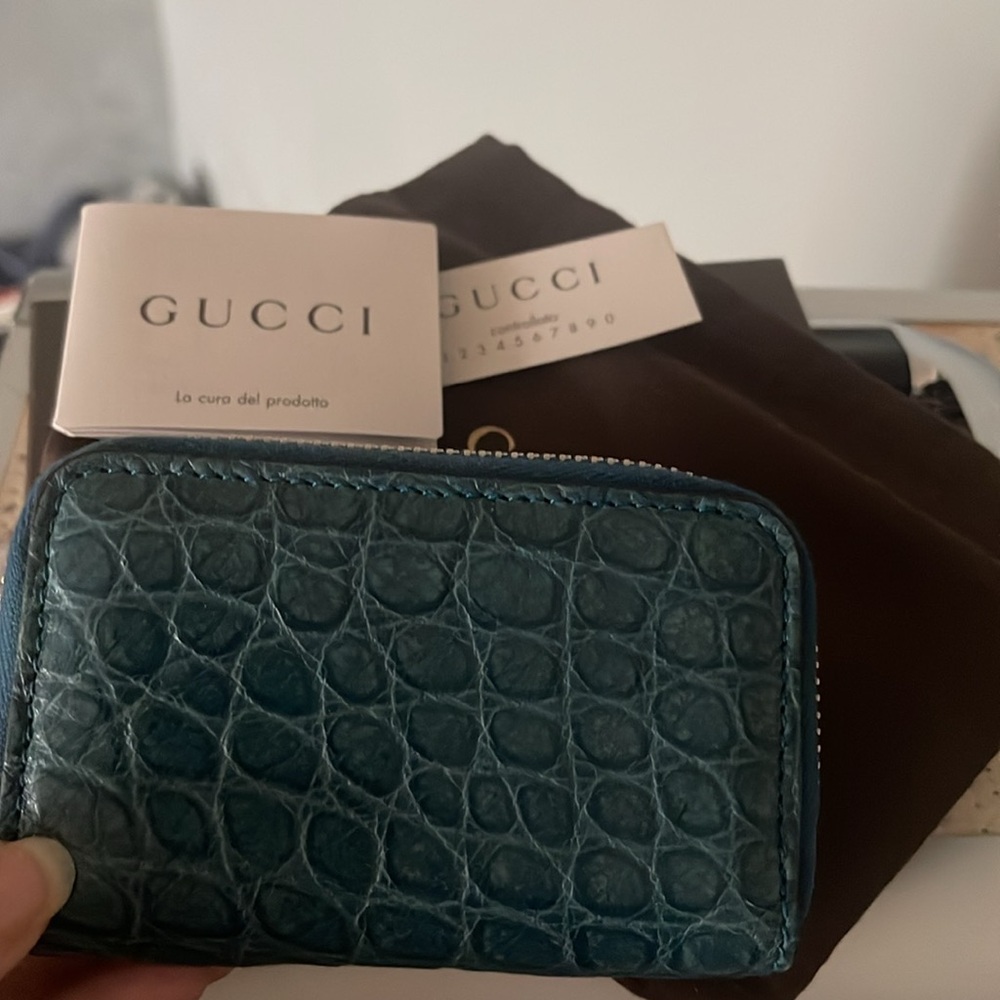🔥Sale Gucci Turquoise Crocodile Embossed Zippy Card Holder - Picture 9 of 10